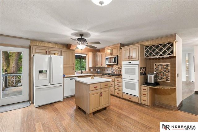 1025 N 145 Circle, Omaha, NE 68154