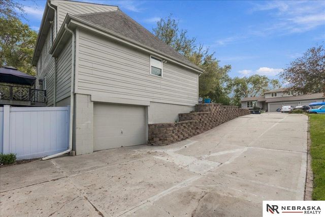 1025 N 145 Circle, Omaha, NE 68154