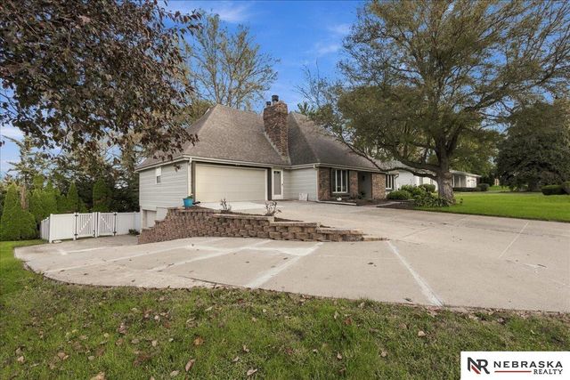 1025 N 145 Circle, Omaha, NE 68154