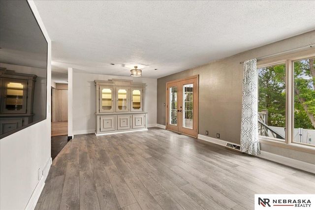 1025 N 145 Circle, Omaha, NE 68154