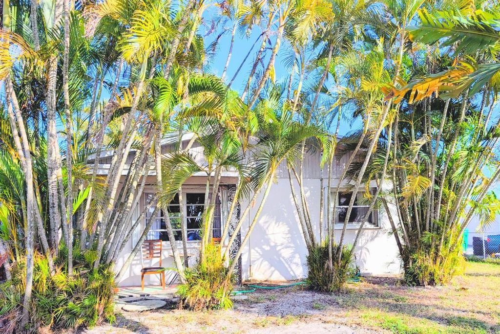 3932 Serubi Avenue, Palm Springs, FL 33461