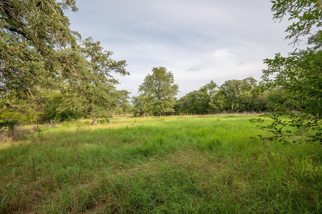 664 Hidden Oaks DR, Elgin, TX 78621