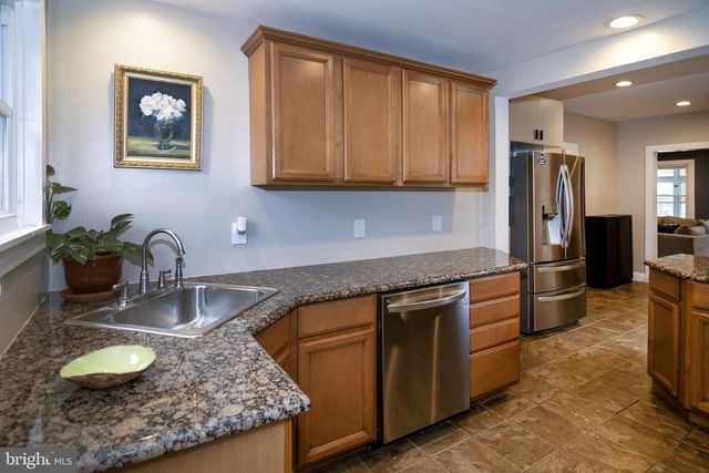225 WOODBINE AVE, Westville, NJ 08093