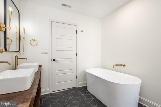 1231 S MARKOE ST, Philadelphia, PA 19143