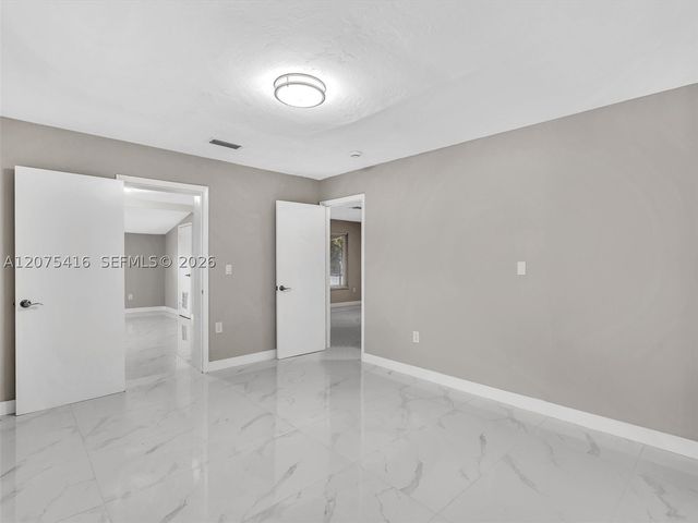 6800 Raleigh St, Hollywood, FL 33024
