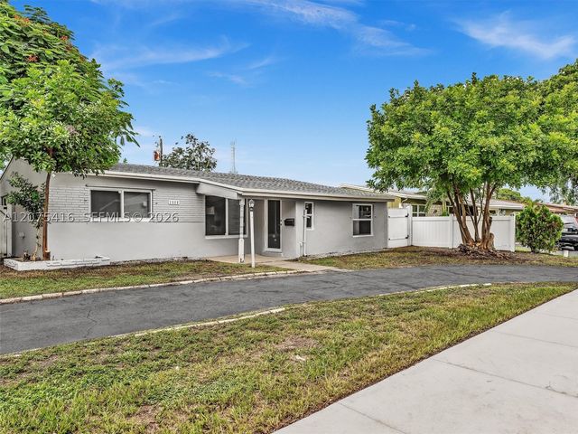 6800 Raleigh St, Hollywood, FL 33024