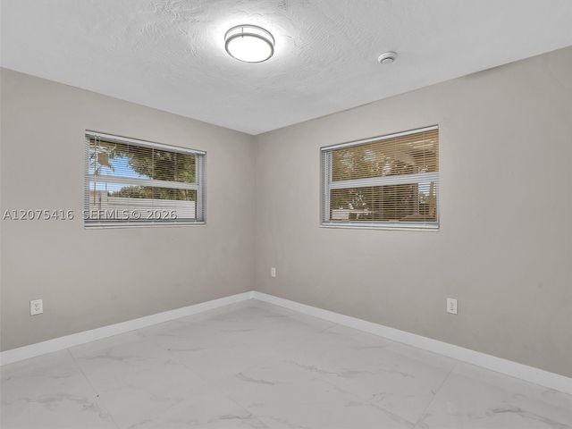 6800 Raleigh St, Hollywood, FL 33024