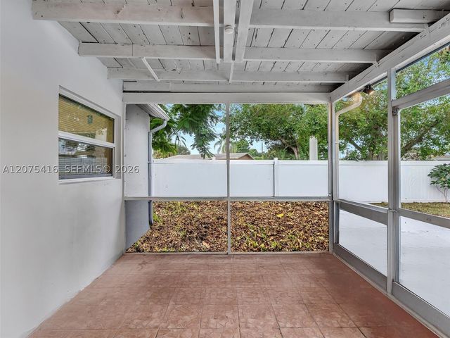 6800 Raleigh St, Hollywood, FL 33024