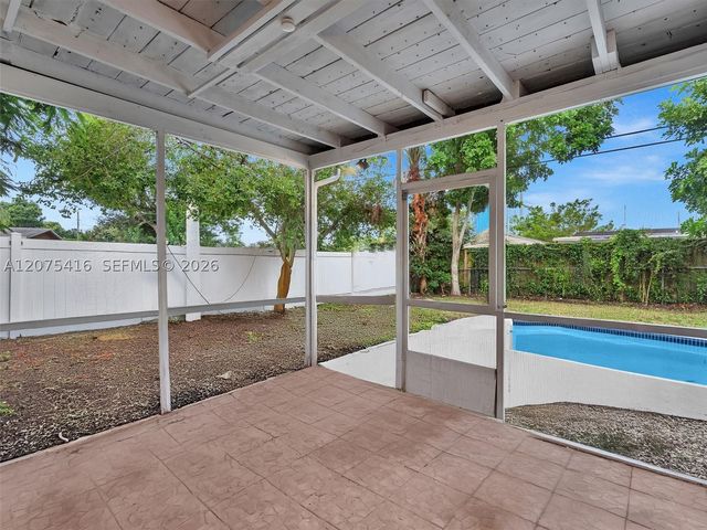 6800 Raleigh St, Hollywood, FL 33024