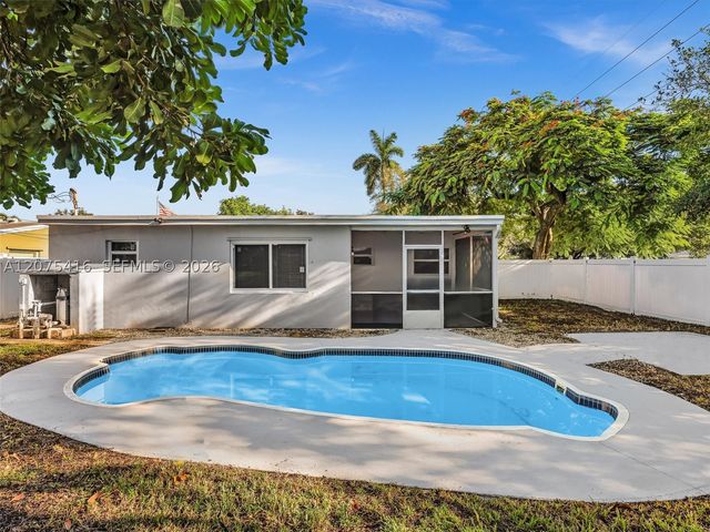 6800 Raleigh St, Hollywood, FL 33024