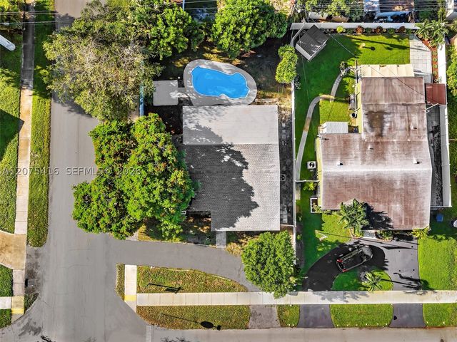 6800 Raleigh St, Hollywood, FL 33024