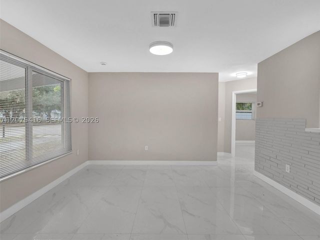 6800 Raleigh St, Hollywood, FL 33024