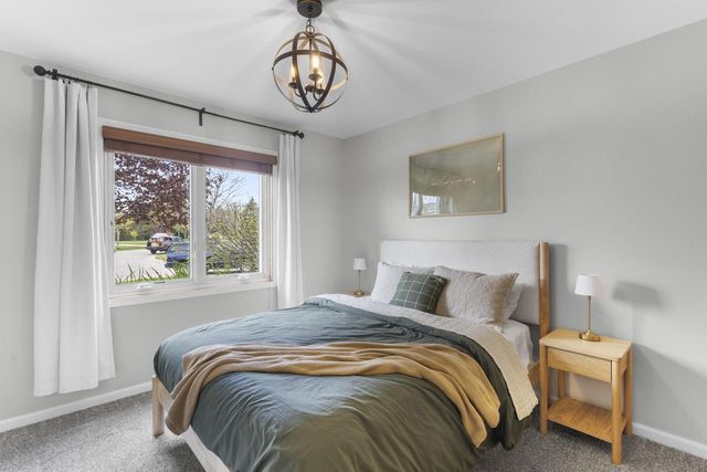 W6484 Brandon COURT, Greenville, WI 54942