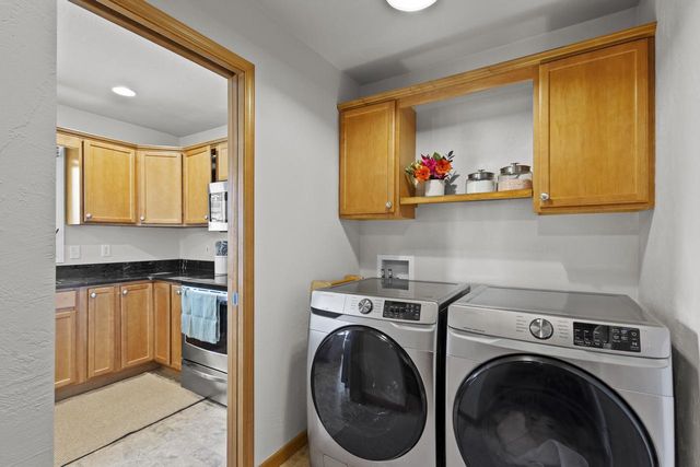 W6484 Brandon COURT, Greenville, WI 54942