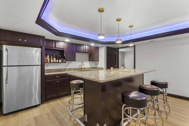 W6484 Brandon COURT, Greenville, WI 54942
