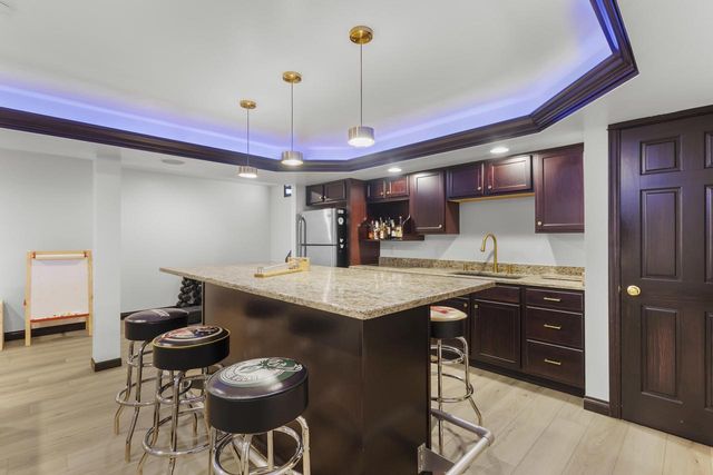 W6484 Brandon COURT, Greenville, WI 54942
