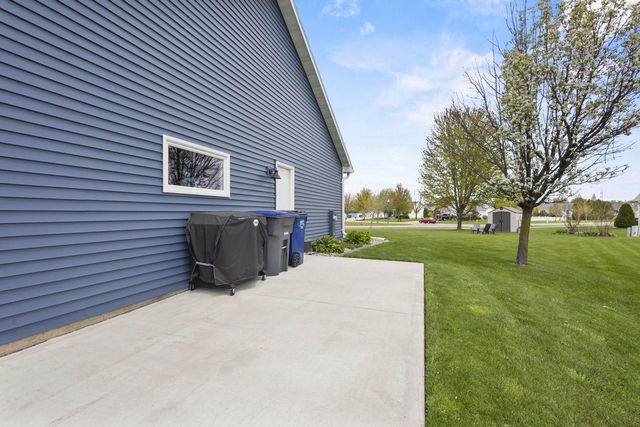W6484 Brandon COURT, Greenville, WI 54942