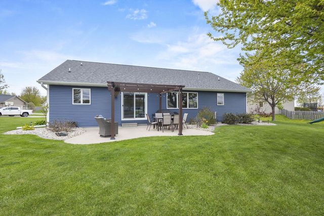 W6484 Brandon COURT, Greenville, WI 54942