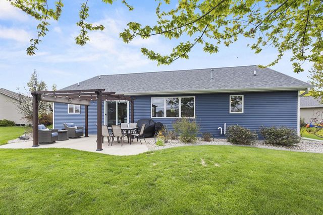 W6484 Brandon COURT, Greenville, WI 54942