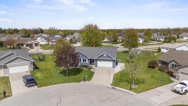 W6484 Brandon COURT, Greenville, WI 54942