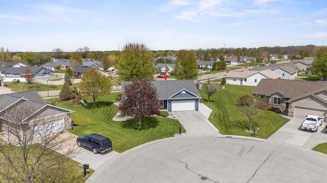 W6484 Brandon COURT, Greenville, WI 54942