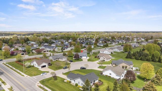 W6484 Brandon COURT, Greenville, WI 54942