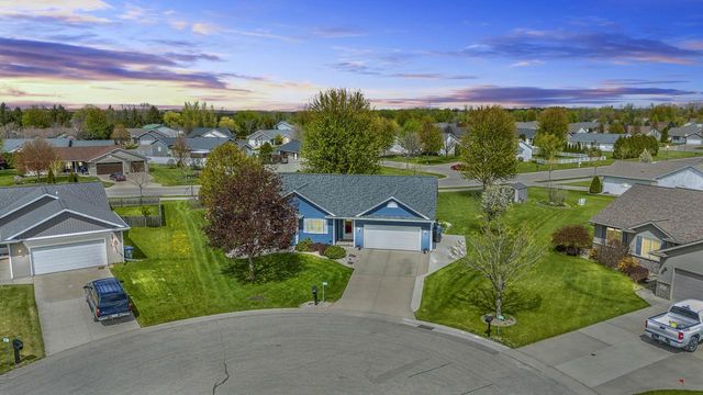 W6484 Brandon COURT, Greenville, WI 54942