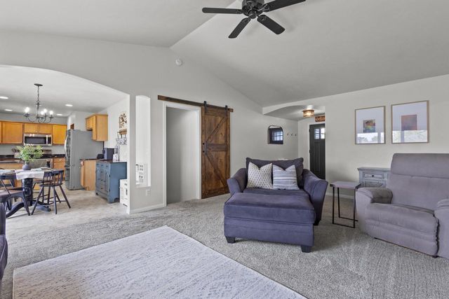 W6484 Brandon COURT, Greenville, WI 54942