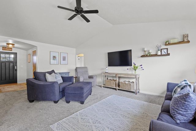 W6484 Brandon COURT, Greenville, WI 54942