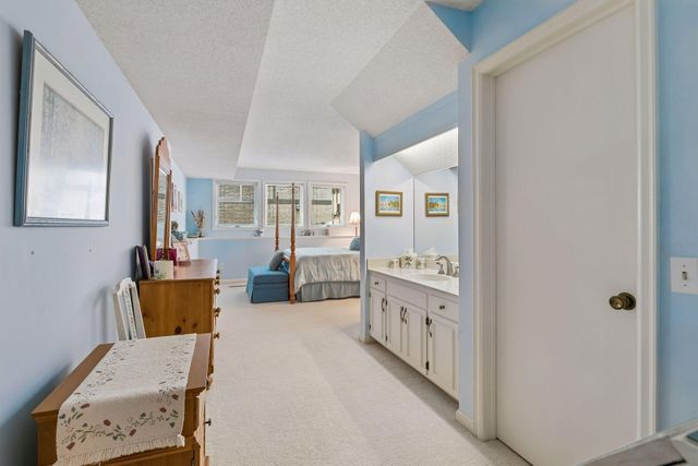 8091 Kentucky Circle, Bloomington, MN 55438