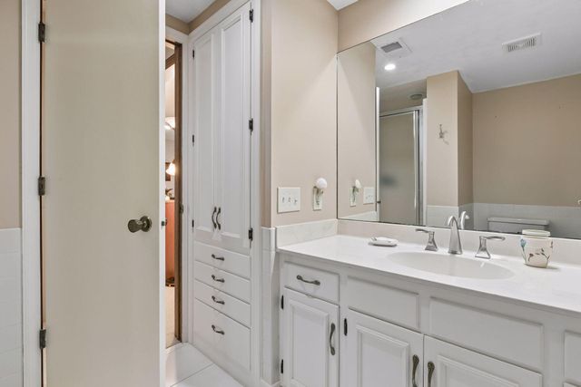 8091 Kentucky Circle, Bloomington, MN 55438