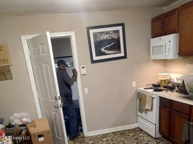 2914 Barwood Drive, Jackson, MS 39212