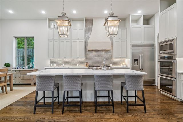 4131 Coleridge Street, West University Place, TX 77005