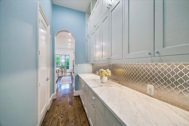 4131 Coleridge Street, West University Place, TX 77005