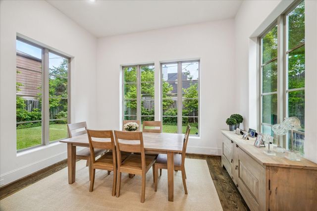 4131 Coleridge Street, West University Place, TX 77005