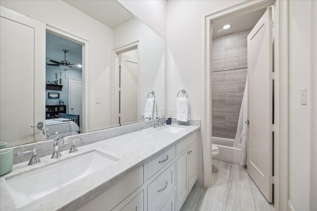 4131 Coleridge Street, West University Place, TX 77005