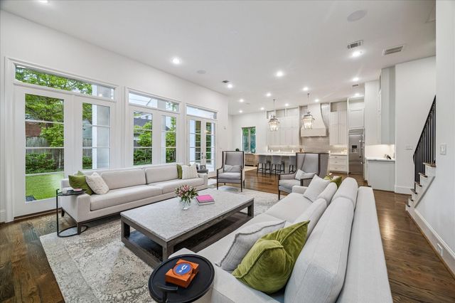4131 Coleridge Street, West University Place, TX 77005