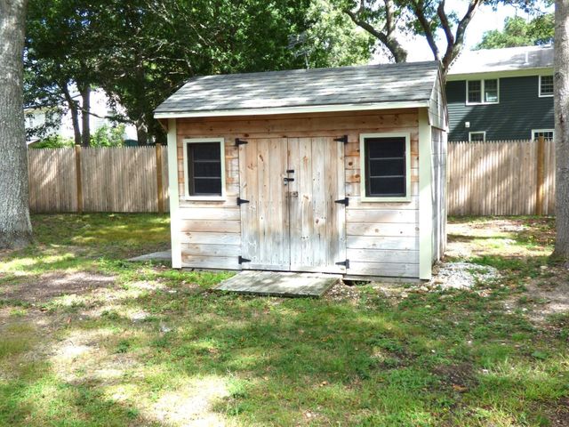 35 Pequot Road, Mashpee, MA 02649