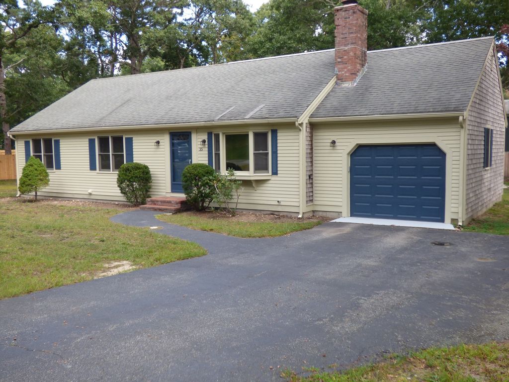 35 Pequot Road, Mashpee, MA 02649