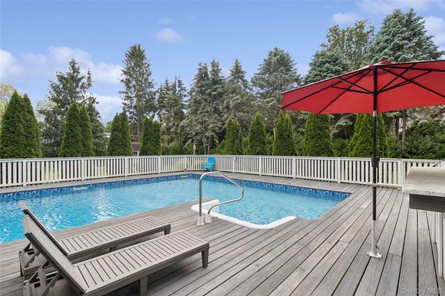 7 Eileen Circle, Jamesport, NY 11947