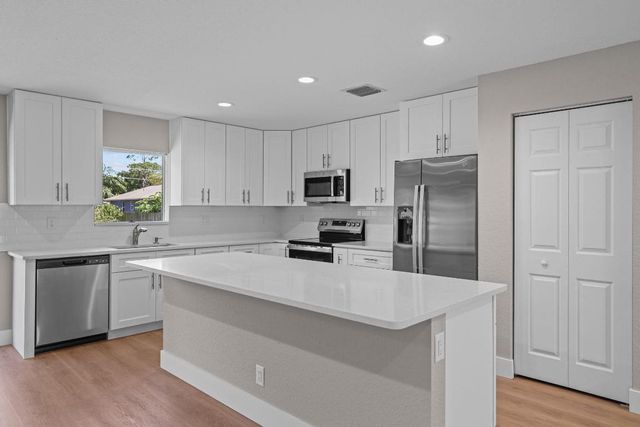 4611 Sunset Boulevard, Fort Pierce, FL 34982