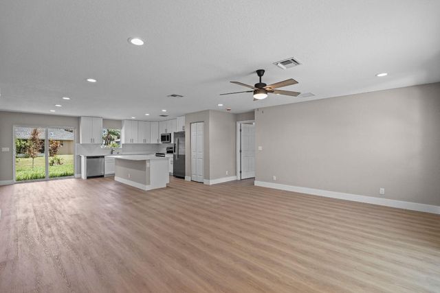 4611 Sunset Boulevard, Fort Pierce, FL 34982