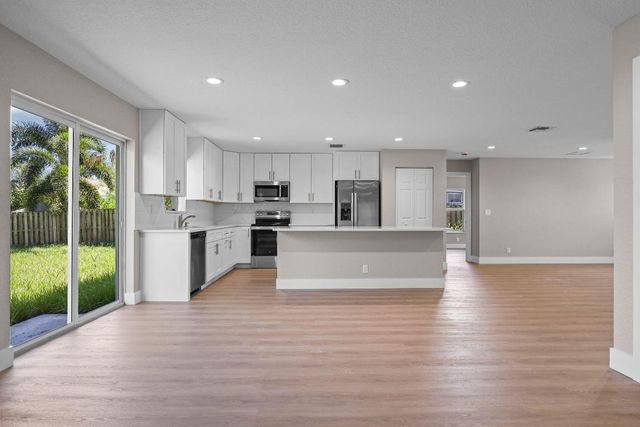 4611 Sunset Boulevard, Fort Pierce, FL 34982