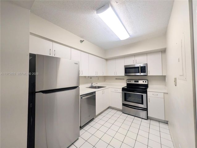 3300 NE 191st St 1208, Aventura, FL 33180