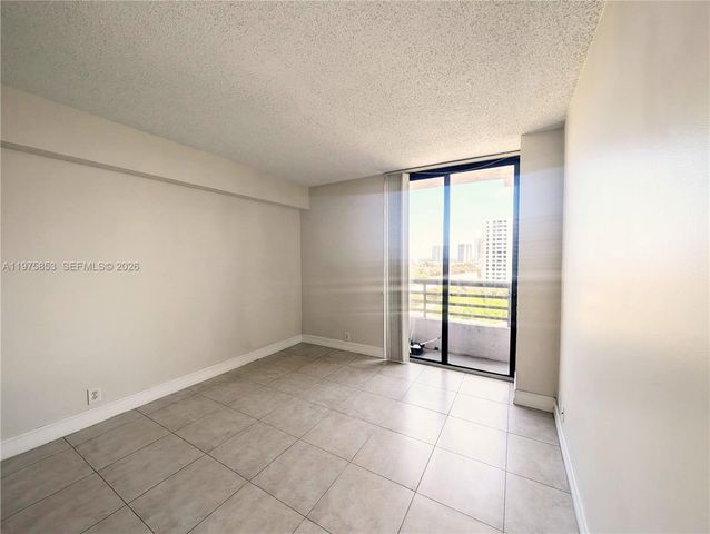 3300 NE 191st St 1208, Aventura, FL 33180