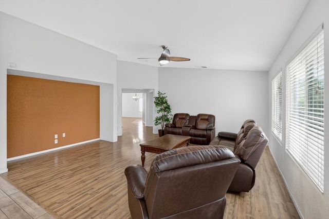 10009 Copco Ln, Stockton, CA 95219