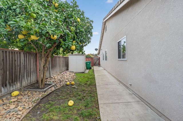 10009 Copco Ln, Stockton, CA 95219