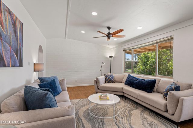 5901 N Oracle Rd Apt 14, Tucson, AZ 85704