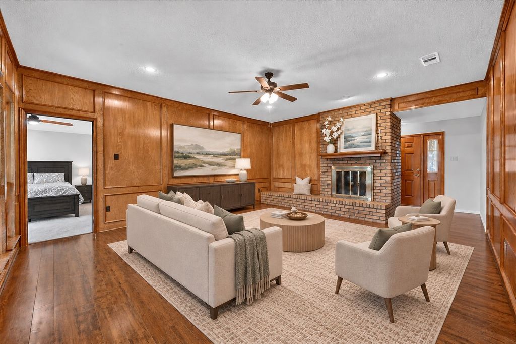 201 Oakhaven Drive, Grand Prairie, TX 75050 — photo 2