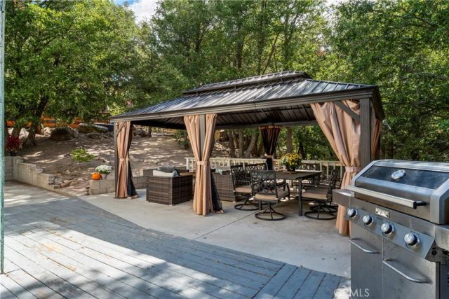 955 Teakwood Drive, Lake Arrowhead, CA 92352